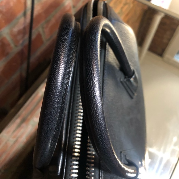 Givenchy Antigona Medium Bag Review + What Givenchy Antigona Medium Bag
